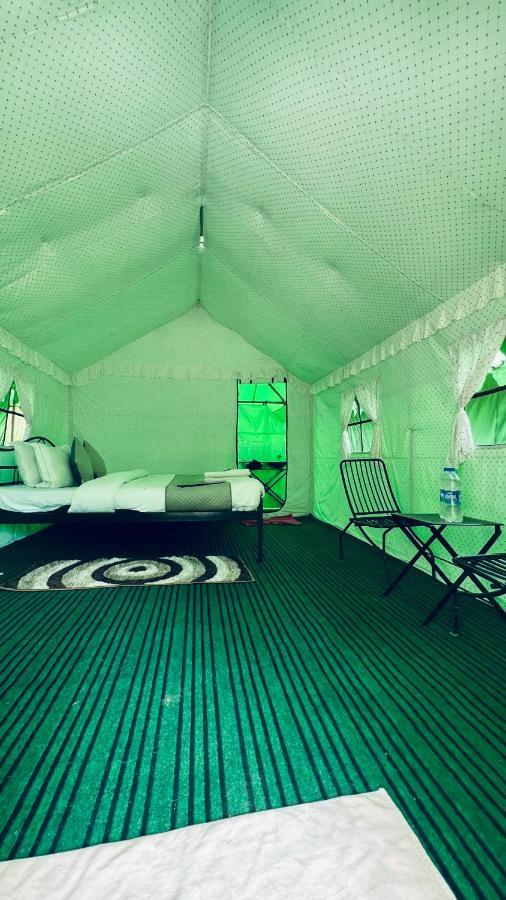 Himalayan Root Swiss Cottage Tents - Camping With Bonfire Manāli Eksteriør billede